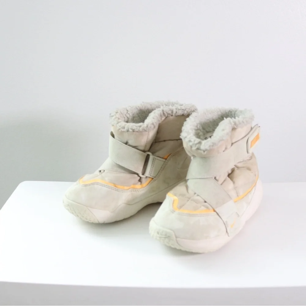 Nike Flex Advance Little Kids Boots - Sz 10 C  Pale Ivory/Sea Glass/Melon Tint